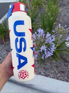 NEW FIFA authentic World Cup 2026 Water Bottle 🇺🇸 2026 Tumbler USA cold 50 hours
